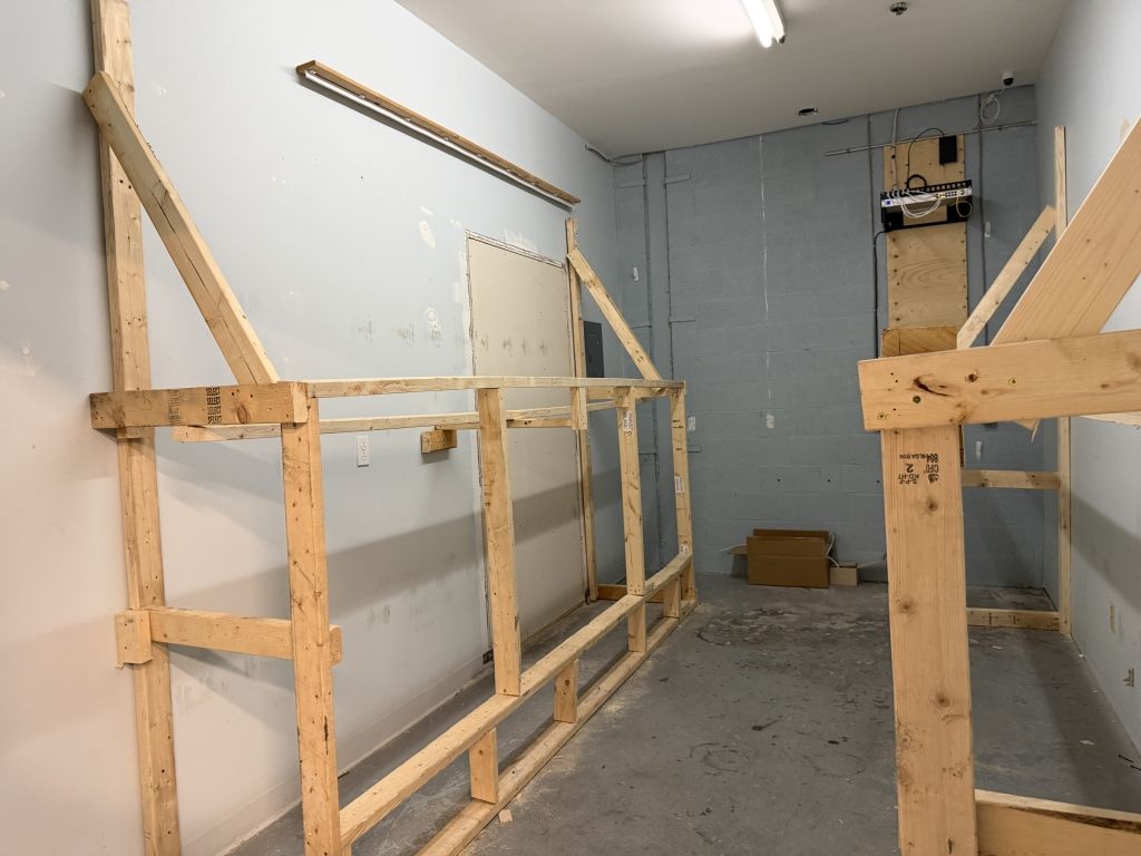 1,500-sq-ft industrial space for rent with private office and loading dock. Ideal location.