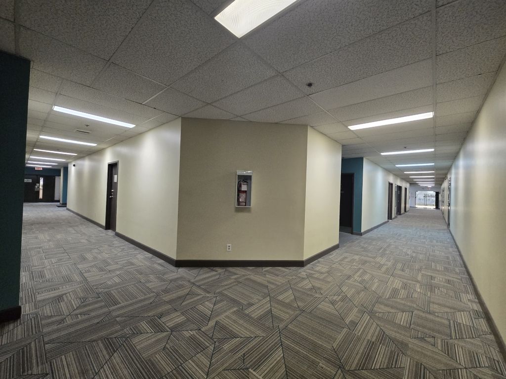 BUREAU  LOUER 485 PIEDS CARRS, ACADIE ET SAUV