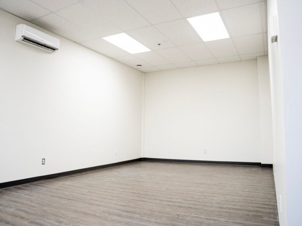 Bureau, showroom et entrep�t