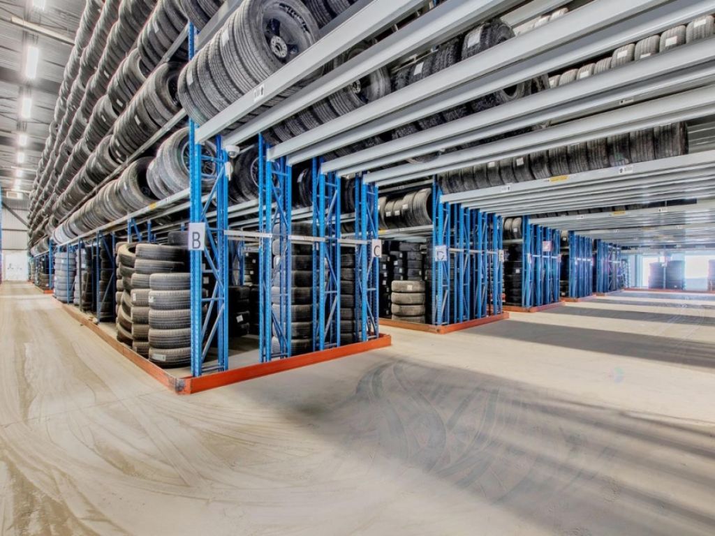 Large Subdividable Warehouse � Mirabel Industrial Park