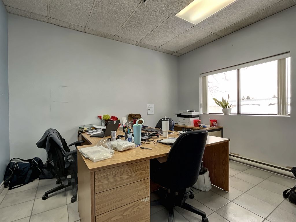 Local Industriel/Commercial � louer - Jonqui�re - 200 � 11 000 pi2 