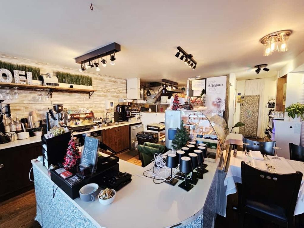 Superbe caf cl en main et bien tabli  La Prairie