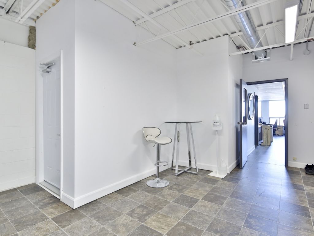 Bureaux / entrept  louer