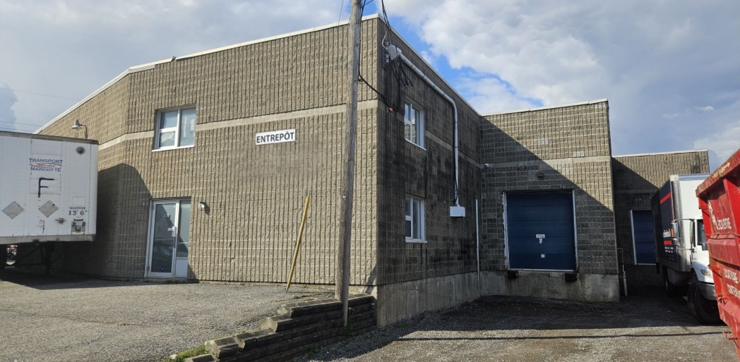 LOCAL INDUSTRIEL LEBOURGNEUF - For Rent