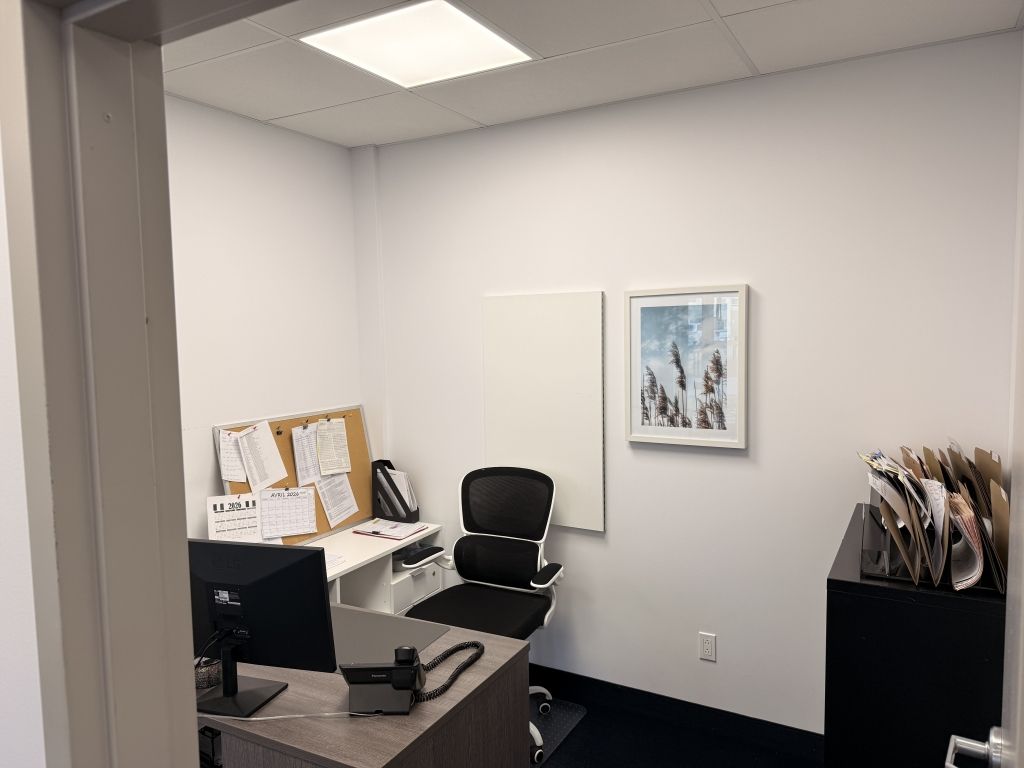 Offices for rent 1600 sq. ft. - 7 rue Industrielle, Delson